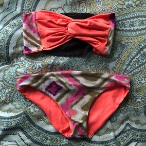 Reversible strapless bikini